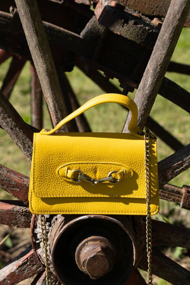 Cartera chica de cuero MARCA INTERNACIONAL