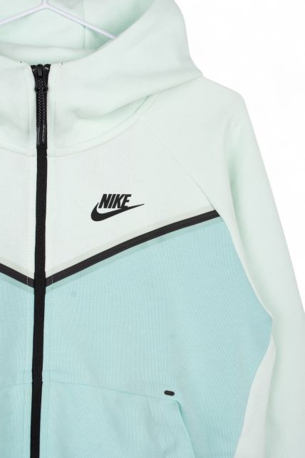 Campera Deportiva Nike - Second Image