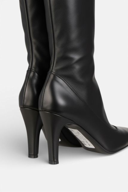 Botas - Second Image