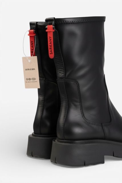 Botas - Second Image