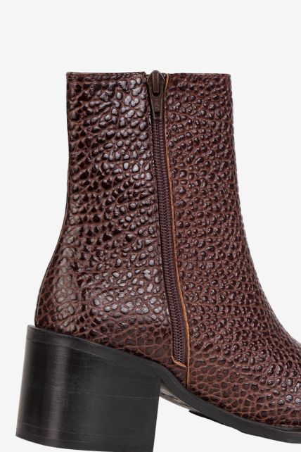 Botas - Second Image