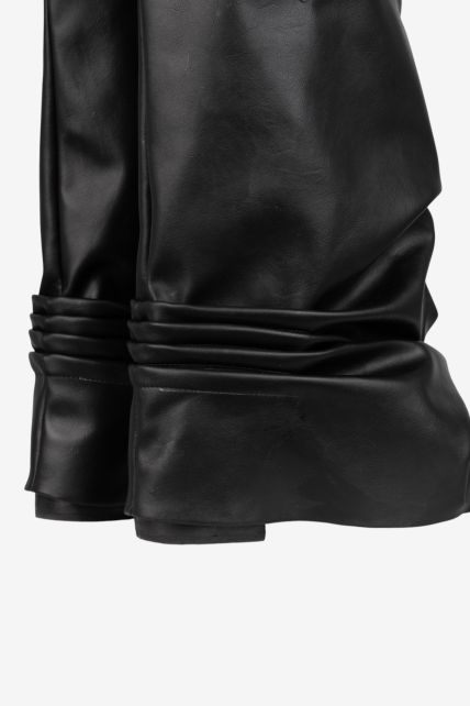 Botas - Second Image