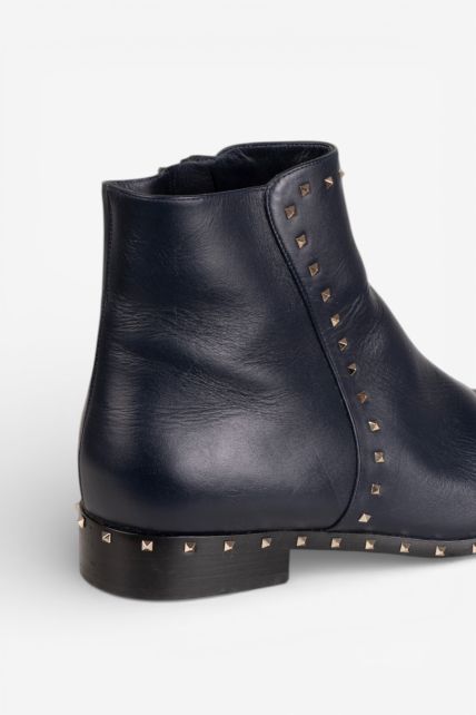 Botas - Second Image