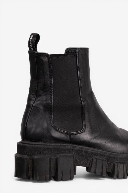 Botas - Second Image