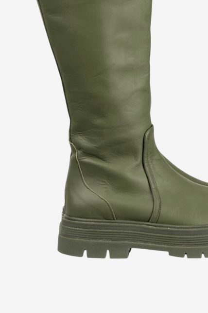 Botas - Second Image