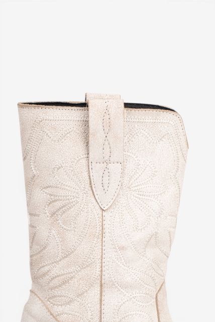 Botas - Second Image