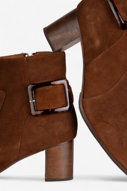 Botas - Second Image