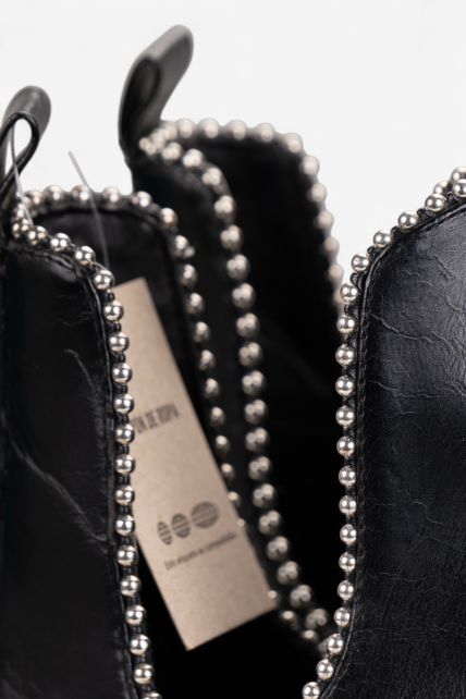 Botas - Second Image