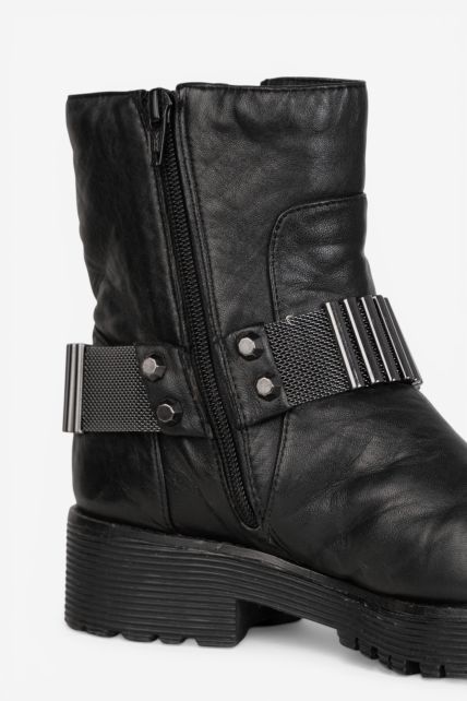 Botas - Second Image